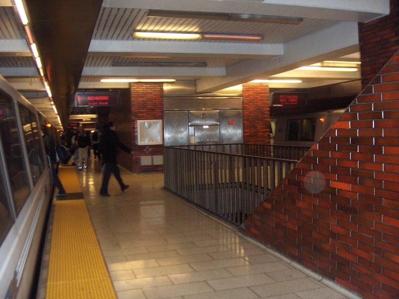 [12th Street Bart Station]