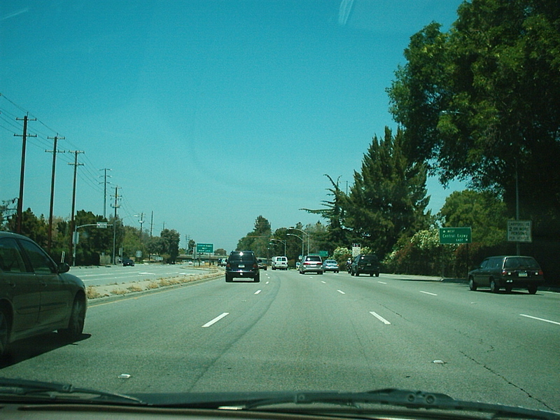 [Lawrence Expressway North]