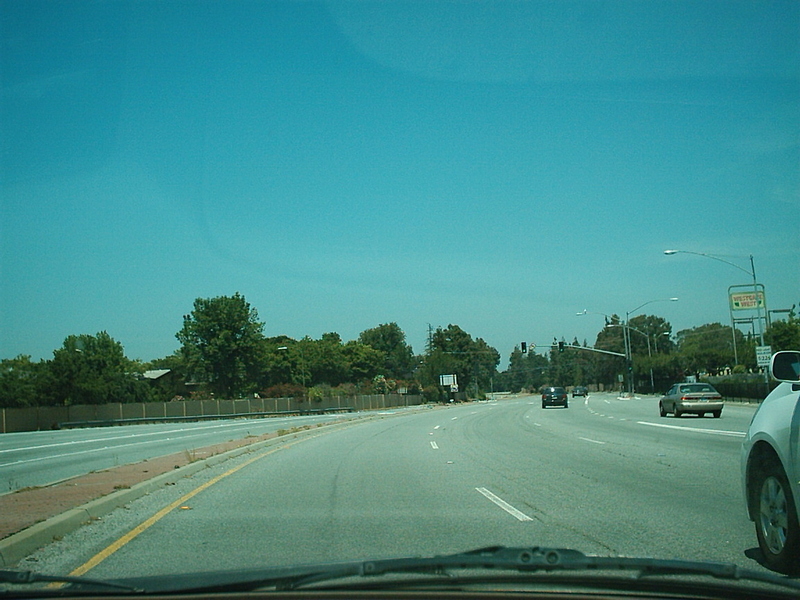 [Lawrence Expressway North]
