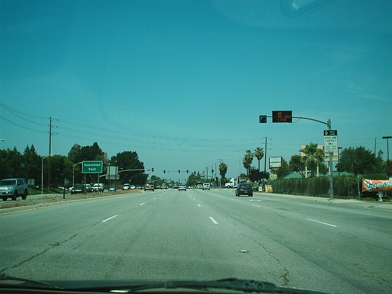 [Lawrence Expressway North]