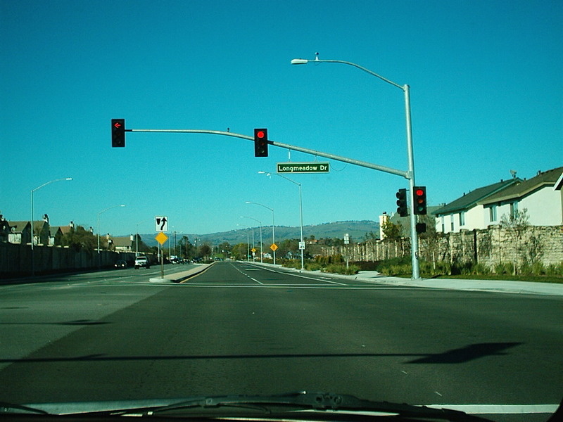 [Hale Avenue / Santa Teresa Blvd North]