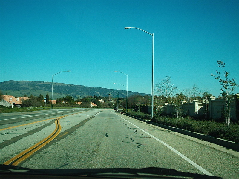 [Hale Avenue / Santa Teresa Blvd South]