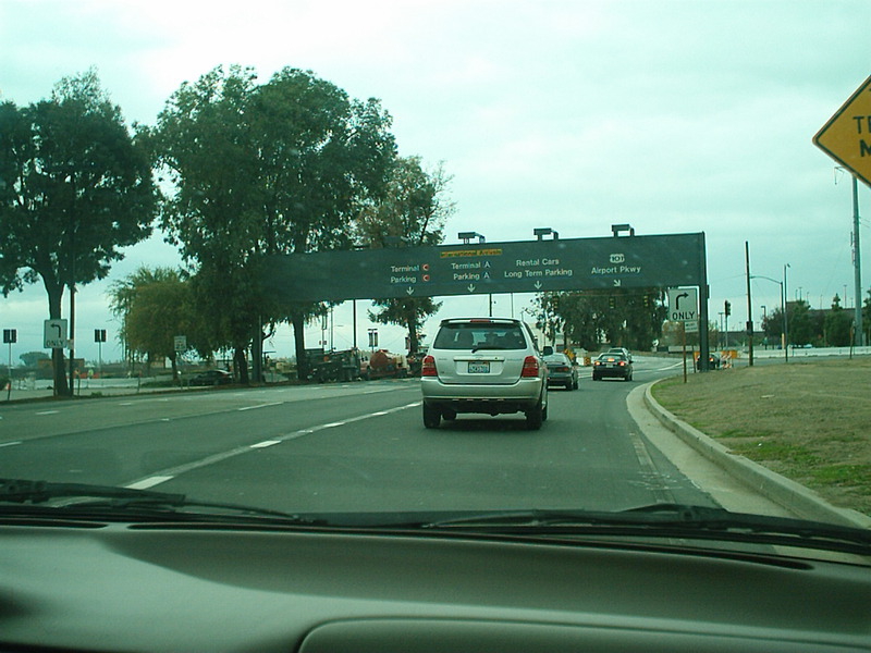 [San José Airport]