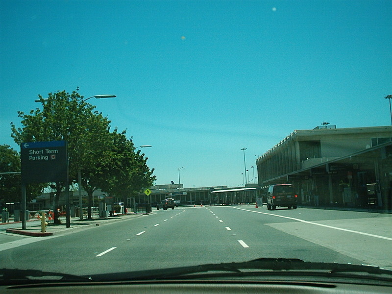 [San José Airport]